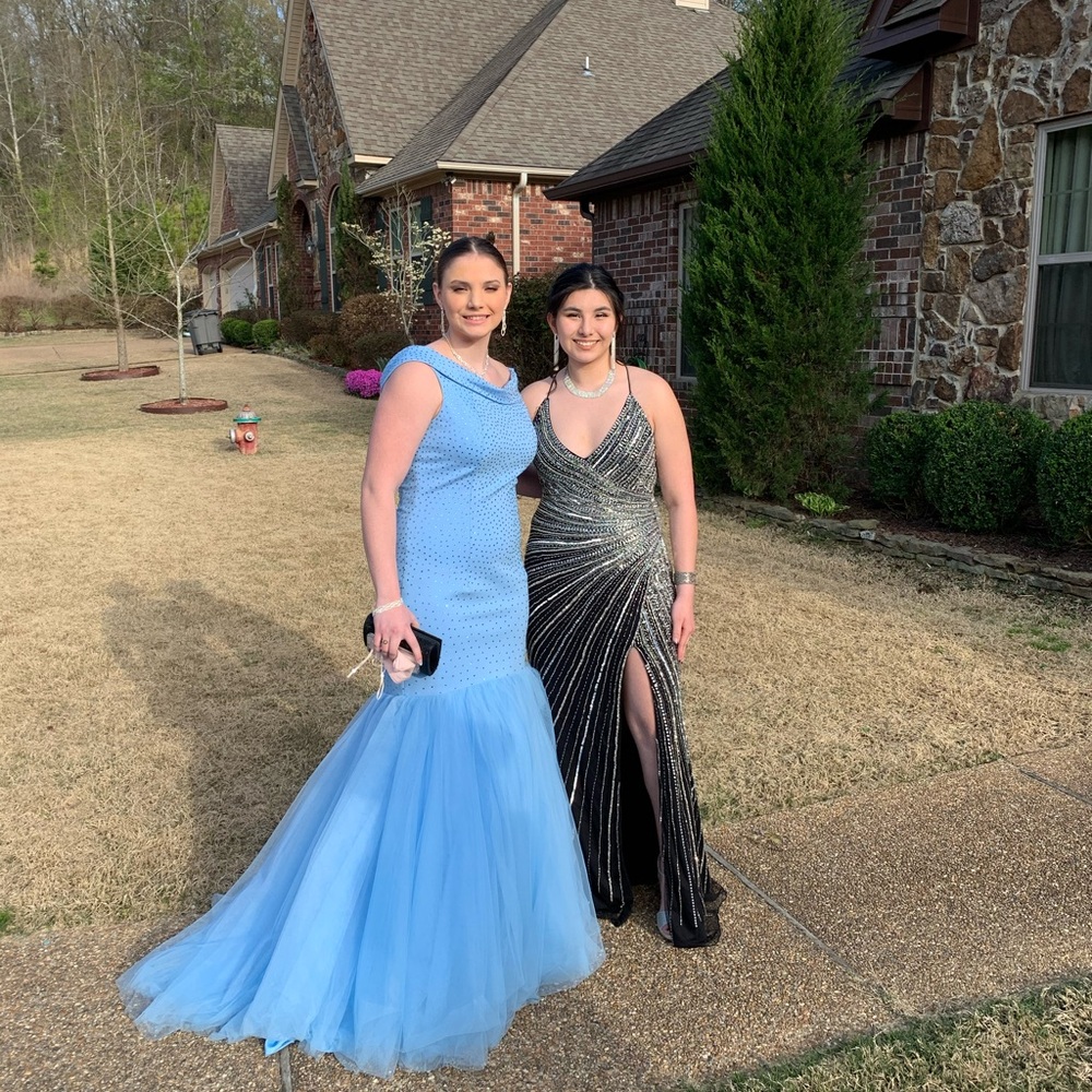 Prom Dress - Picture 2 of 4